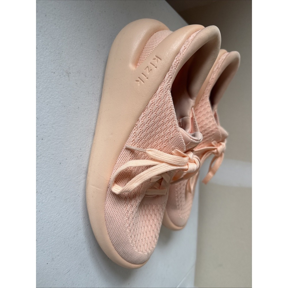 Kizik Roamer Sneaker, Hand-Free Laces Cushioned, Melon Size 8W 6.5M